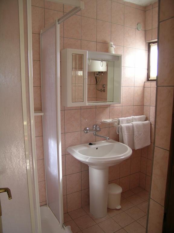 Apartments Marijan Pakoštane Kamer foto